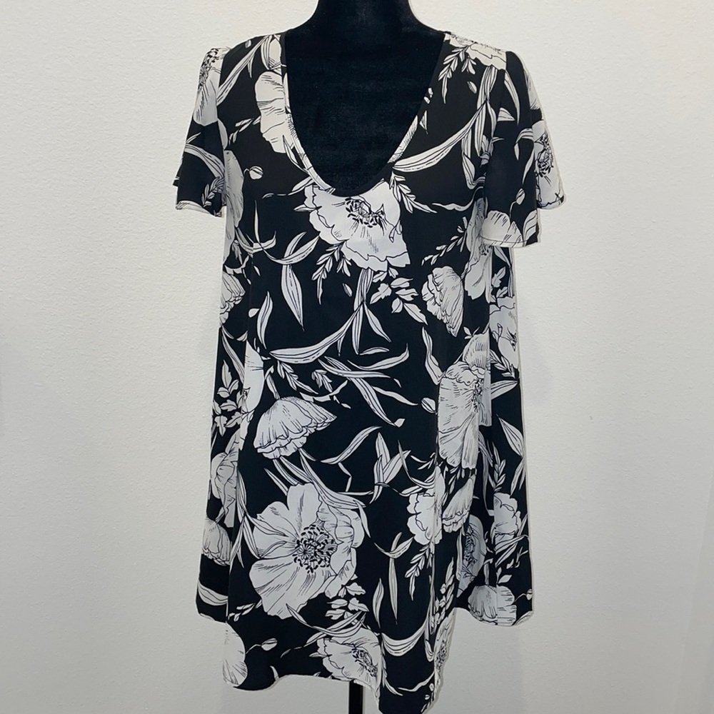 Soprano Black & White Floral Dress